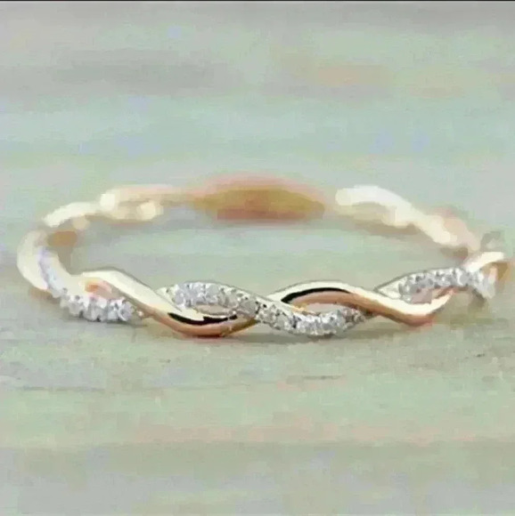 New Rose Gold Twist Design Ring - Picture 1 of 5